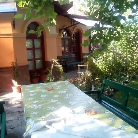 3 Platana Homestay